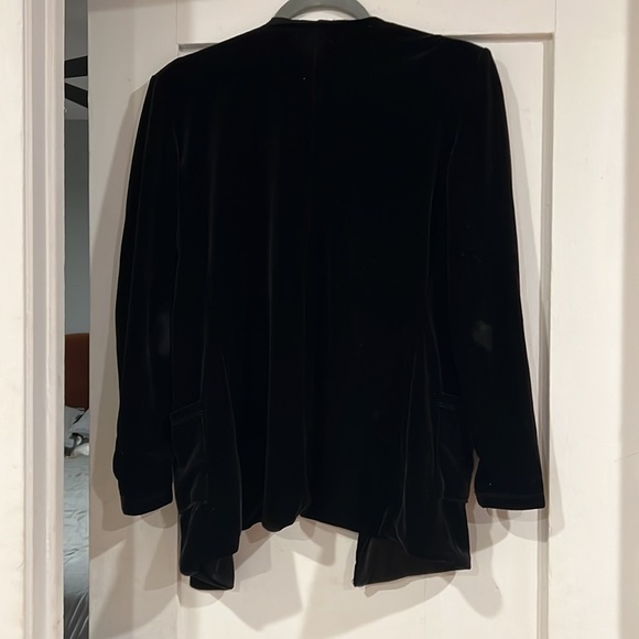 Wyldr Black Velvet Blazer - Picture 2 of 4